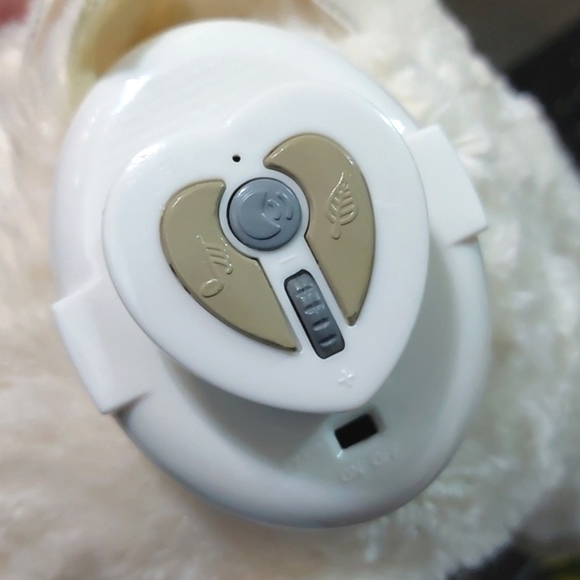 SwaddleMe Mommies Melodies (Lamb) – Cry-Activated Baby Soother - Picture 9 of 11